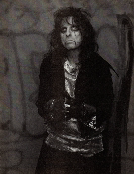 Maximum-Rock - December 2001 - February 2002 - Page 4